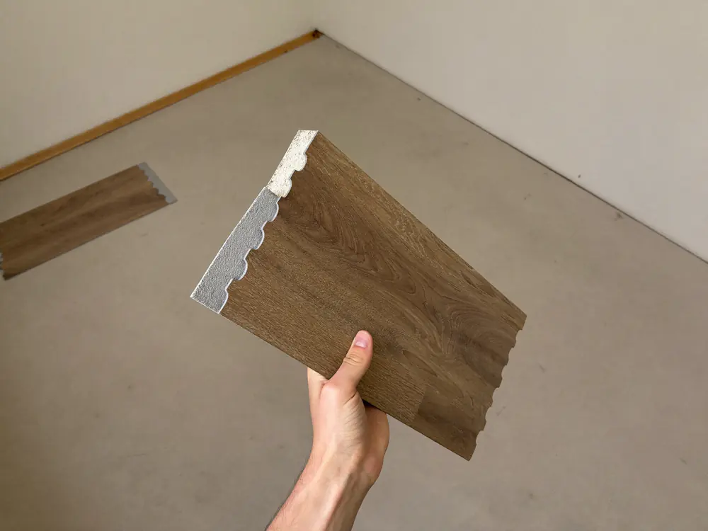 Klik-PVC plank met een dempende ondervloer aan de onderkant